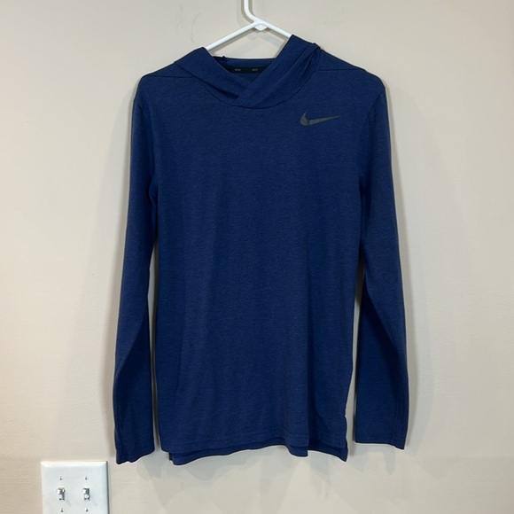🔥Nike Blue Long Sleeve Top🔥 - Picture 1 of 5
